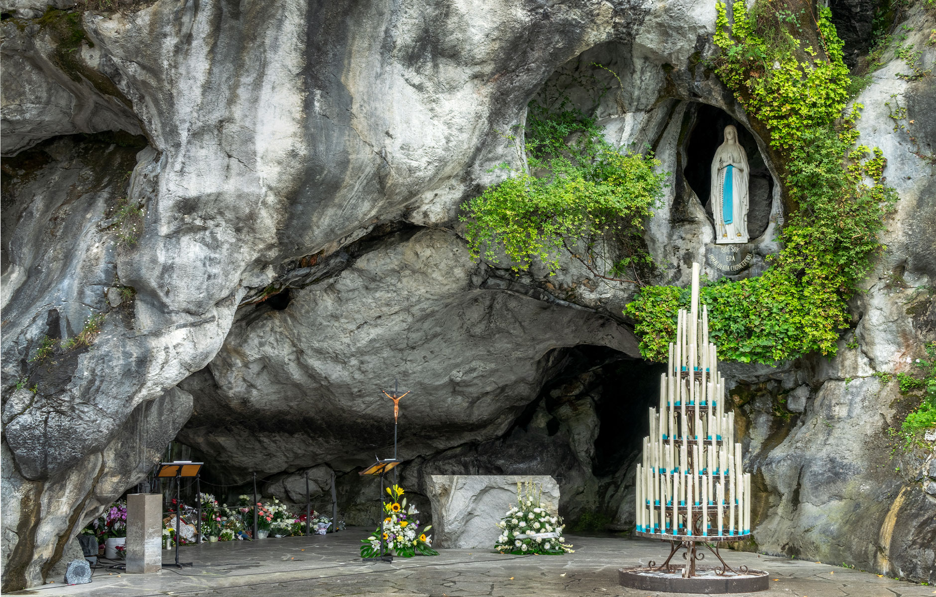 grotte-de-massabielle